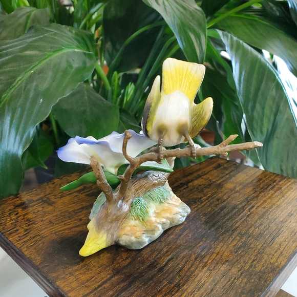 Sadek Bird on Flower Figurine - Picture 8 of 15